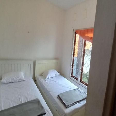 Oyo 90974 Homestay Golo Koe Sejahtera Лабуан-Бахо Экстерьер фото