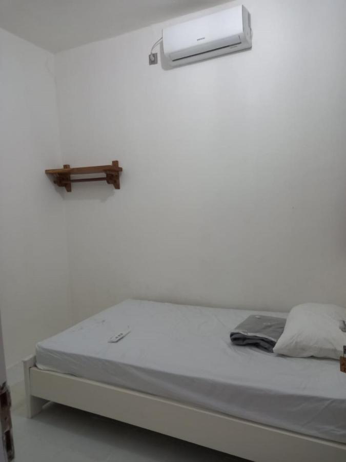 Oyo 90974 Homestay Golo Koe Sejahtera Лабуан-Бахо Экстерьер фото