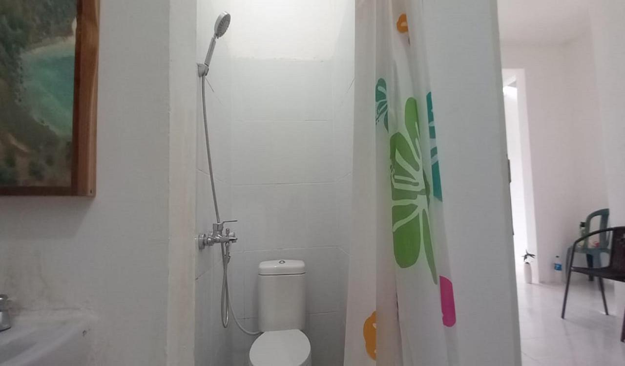 Oyo 90974 Homestay Golo Koe Sejahtera Лабуан-Бахо Экстерьер фото